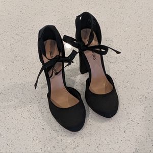 Like new Call it Spring Stacked round toes heel